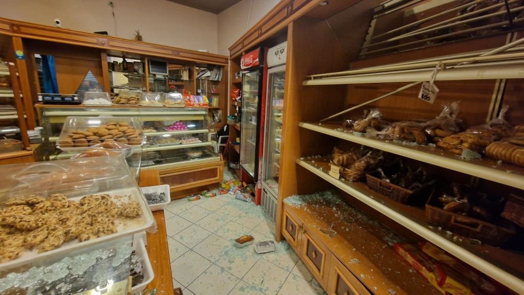 Θεσπρωτία: Αγροτικό όχημα μπήκε σε αρτοποιείο