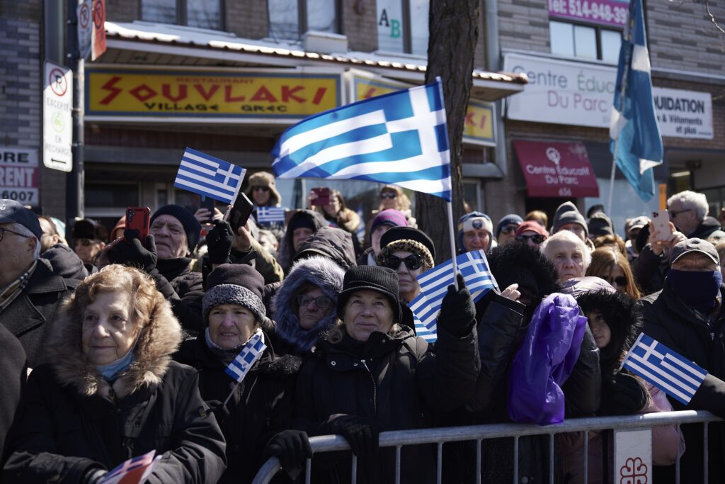 Καναδάς: Ο Κυριάκος Μητσοτάκης στην παρέλαση των Ελλήνων ομογενών (φωτογραφίες)