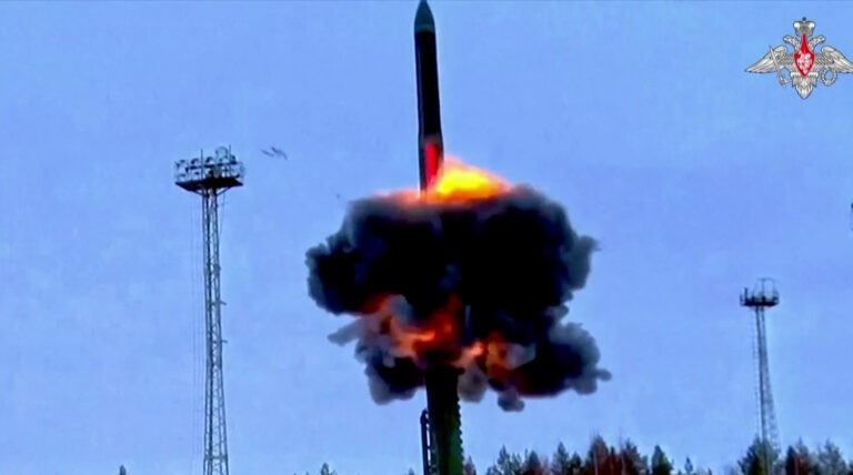 Δοκιμή διηπειρωτικού βαλλιστικού πυραύλου Yars από τη Ρωσία