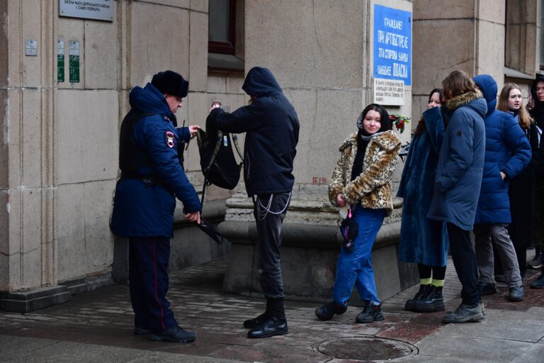 Ρωσία: Συνελήφθησαν επτά μέλη φιλοουκρανικής οργάνωσης που σχεδίαζαν βίαιες επιθέσεις στη Μόσχα