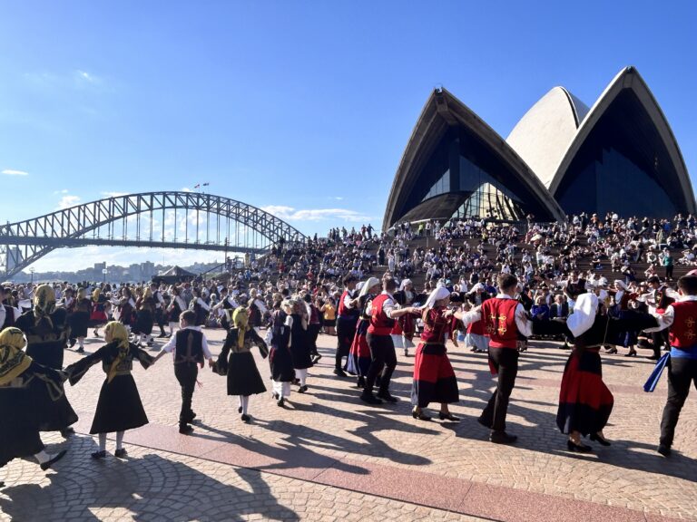 Αυστραλία – Επέτειος 25ης Μαρτίου: Μεγαλειώδης παρέλαση και εκδήλωση μπροστά από τη διάσημη όπερα του Σύδνεϊ