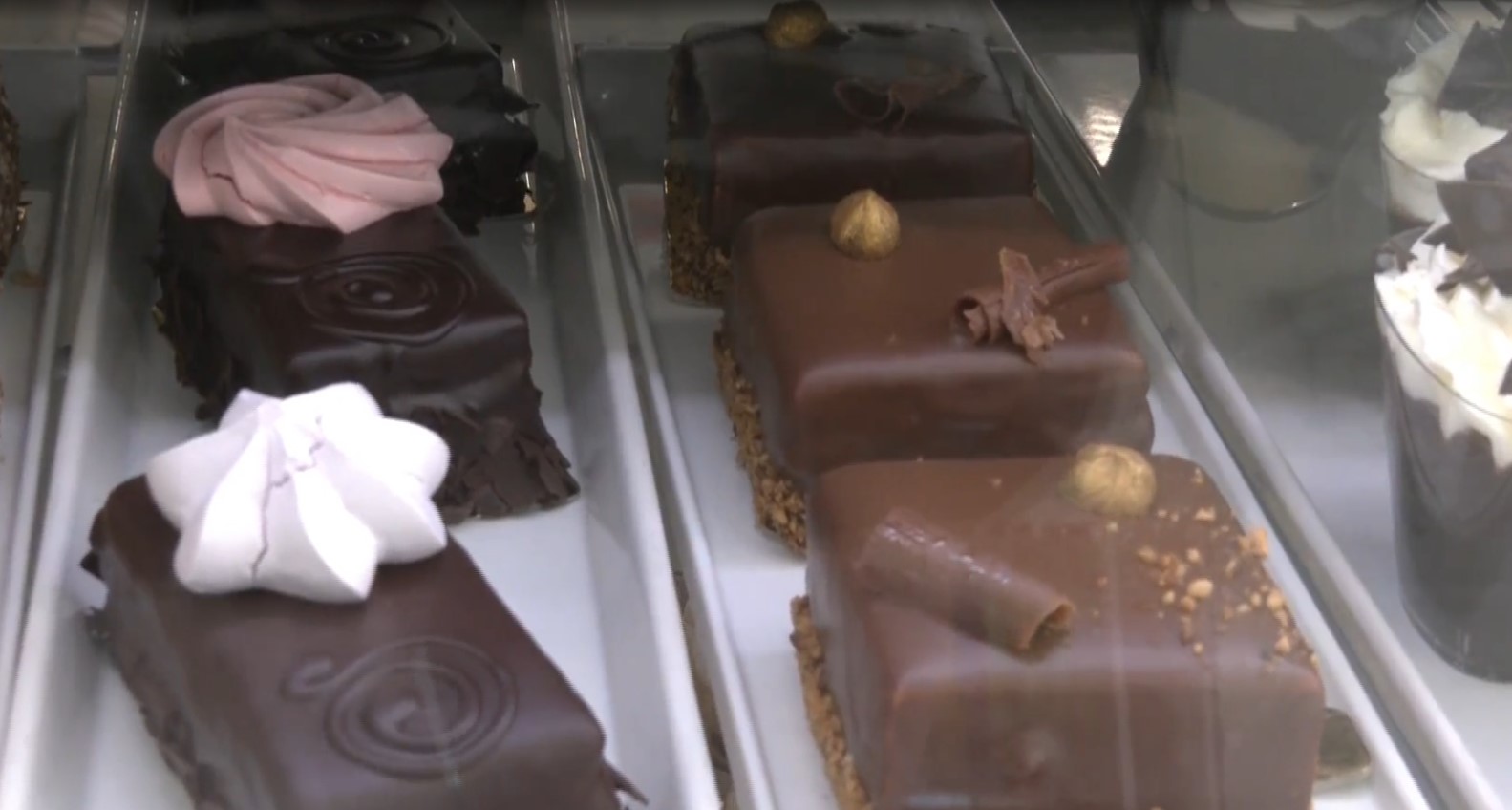 Θορυβημένοι ζαχαροπλάστες και καταναλωτές για τις αυξήσεις σε σοκολάτα και κακάο