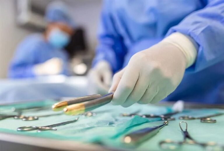 Νοσοκομειακοί γιατροί: Κινητοποίηση ΟΕΝΓΕ και ΕΙΝΑΠ κατά των απογευματινών χειρουργείων