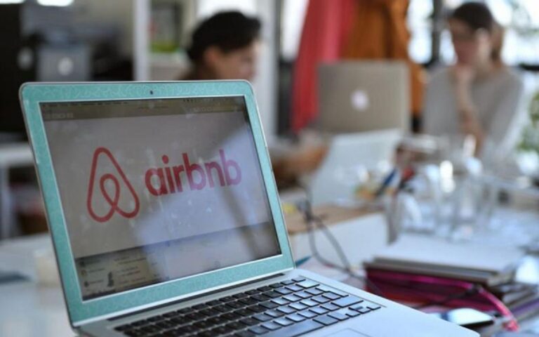 Η Airbnb απαγορεύει τις κάμερες ασφαλείας εντός των καταλυμάτων