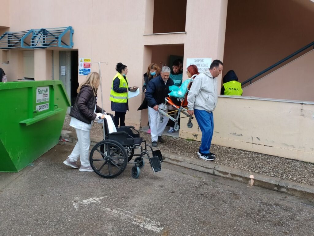 Πανεπιστημιακό Νοσοκομείο Λάρισας: Άσκηση εκκένωσης από σεισμό και φωτιά