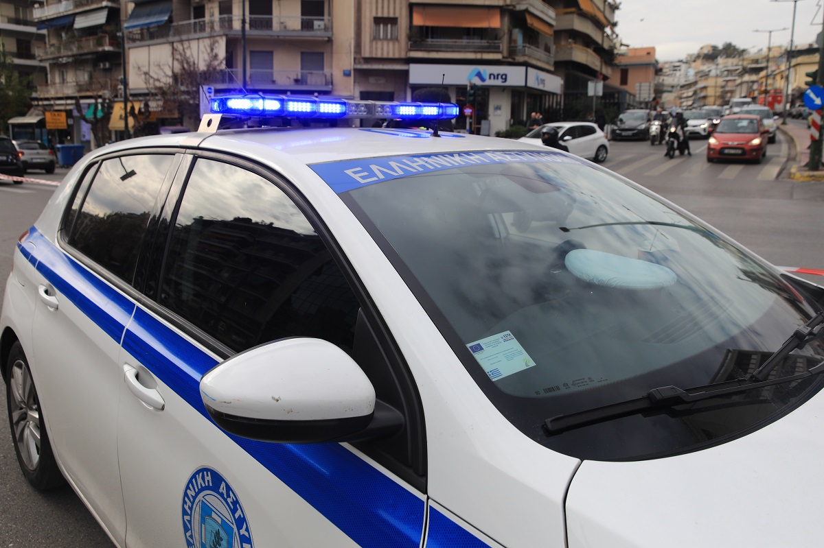 Σύγκρουση ΙΧ με ηλεκτρικό πατίνι στο κέντρο της Λάρισας – Ένας ελαφρά τραυματίας