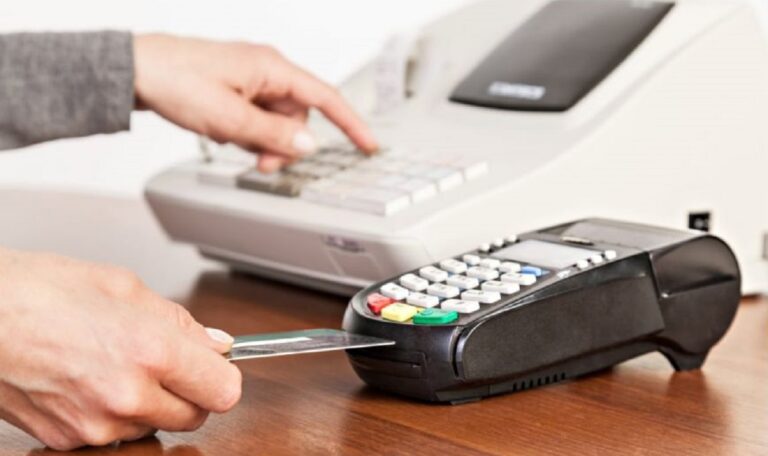 cash-register-card-machine-1-768x456