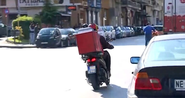 Θεσσαλονίκη: Οι διανομείς θα διεκδικήσουν τα φιλοδωρήματα που είχαν παρακρατηθεί από τον ιδιοκτήτη καταστήματος