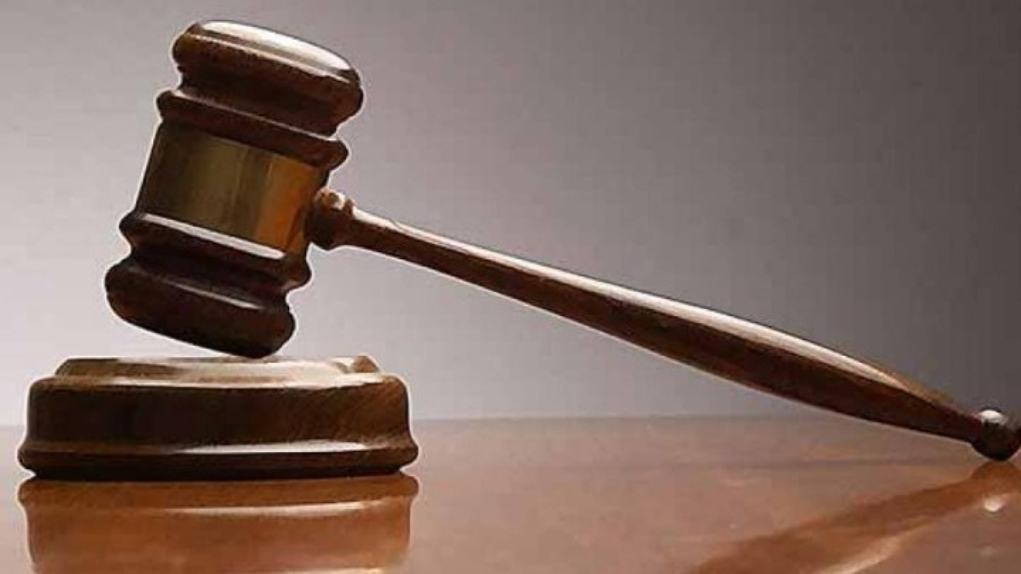 Αθωώθηκε από το Μικτό Ορκωτό Δικαστήριο Αθηνών ο πρώην σκηνοθέτης, Κώστας Κωστόπουλος για την κατηγορία του βιασμού