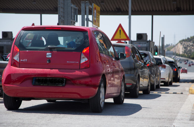 Άρχισε η έξοδος των Θεσσαλονικέων για το τριήμερο της Αποκριάς