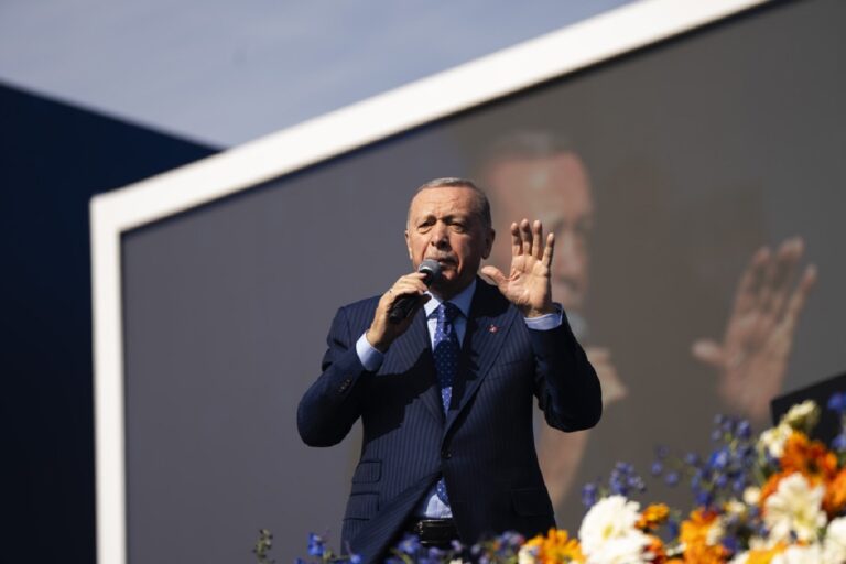 Τουρκία: Στην τελική ευθεία για τις δημοτικές εκλογές – Ιμάμογλου και ακρίβεια οι μεγάλοι αντίπαλοι του Ερντογάν