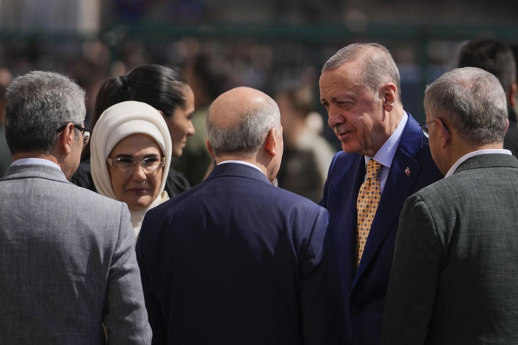 Ερντογάν: Οι εκλογές να συμβάλουν στην έναρξη μίας νέας εποχής στη χώρα – Ψήφισαν οι Ιμάμογλου και Κουρούμ στην Κωνσταντινούπολη