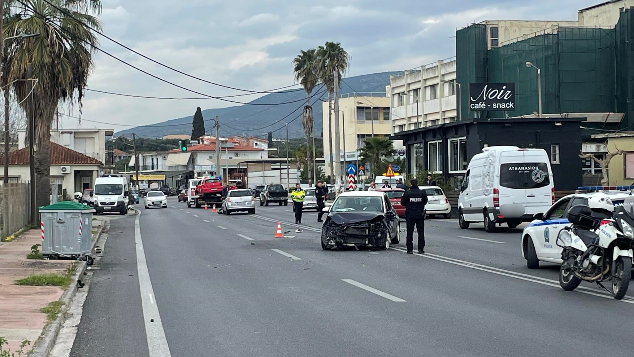 Καλαμάτα: Σφοδρή σύγκρουση οχημάτων έξω από τον ΟΑΕΔ