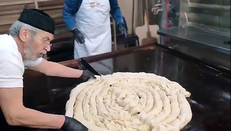 Στην Κοζάνη το μεγαλύτερο κιχί – Ρεκόρ Γκίνες διεκδικεί η παραδοσιακή Κοζανίτικη πίτα (βίντεο)