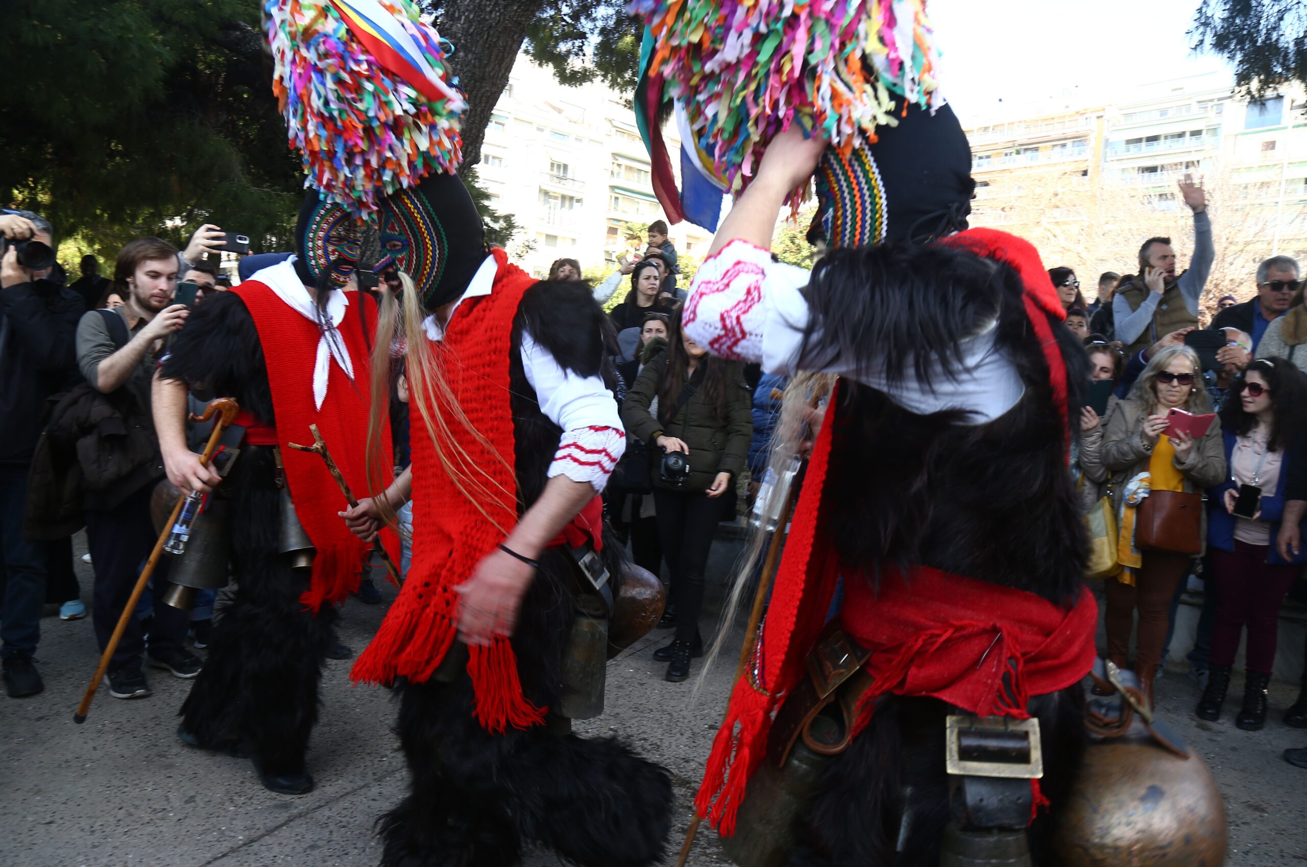 Οι κωδωνοφόροι ξεσήκωσαν τη Θεσσαλονίκη – Κορυφώνεται το 6ο Ευρωπαϊκό Φεστιβάλ Κωδωνοφορίας
