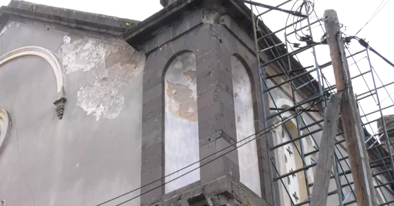 Αφάλωνας Λέσβου: Δεν έχουν αποκατασταθεί ακόμη οι ζημιές στην εκκλησία από τους σεισμούς του 2017