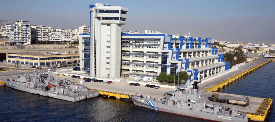 Δέσμευση σκάφους και του φορτίου του με εκατομμύρια φαρμακευτικά χάπια στο λιμάνι του Λαυρίου