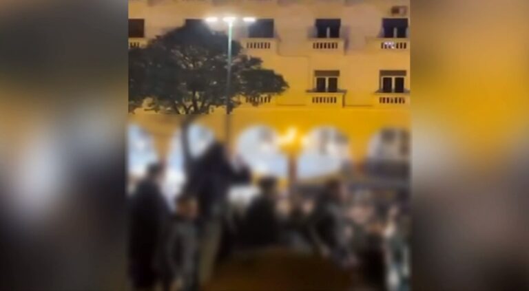 Σοκ προκαλεί η ομοφοβική επίθεση στη Θεσσαλονίκη – Τι λένε αυτόπτες μάρτυρες για το περιστατικό