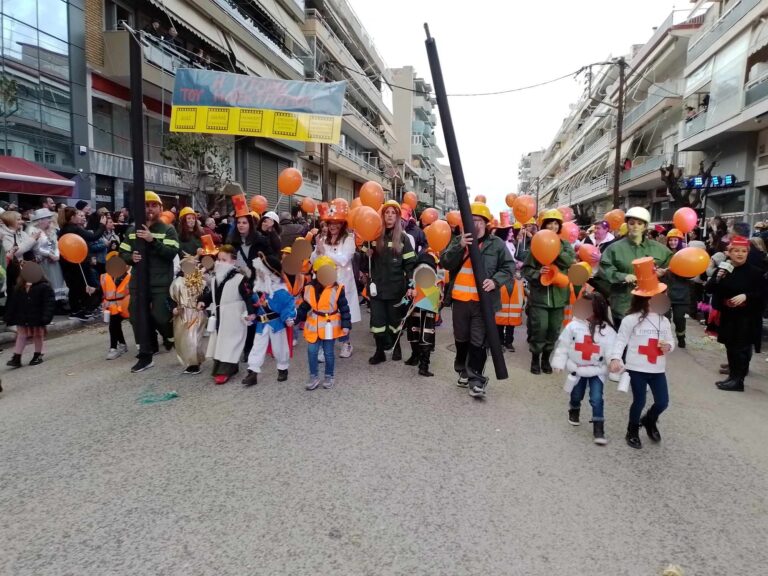 Πλήθος κόσμου στο Πρώτο Καρναβάλι της Πτολεμαΐδας