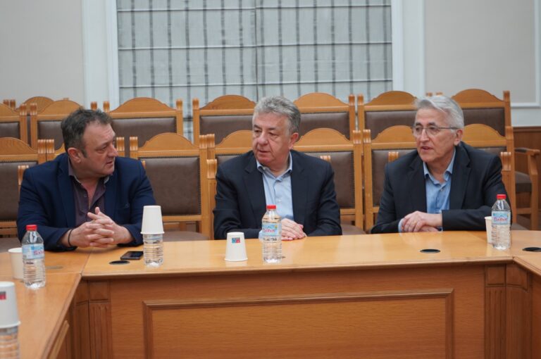 Συνάντηση του Περιφερειάρχη Κρήτης με τον Πρόεδρο και κλιμάκιο της ΓΣΕΕ