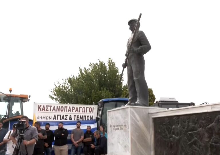 Tρακτέρ παρατάχθηκαν από χθες βράδυ στο Μνημείο του Κιλελέρ (video)