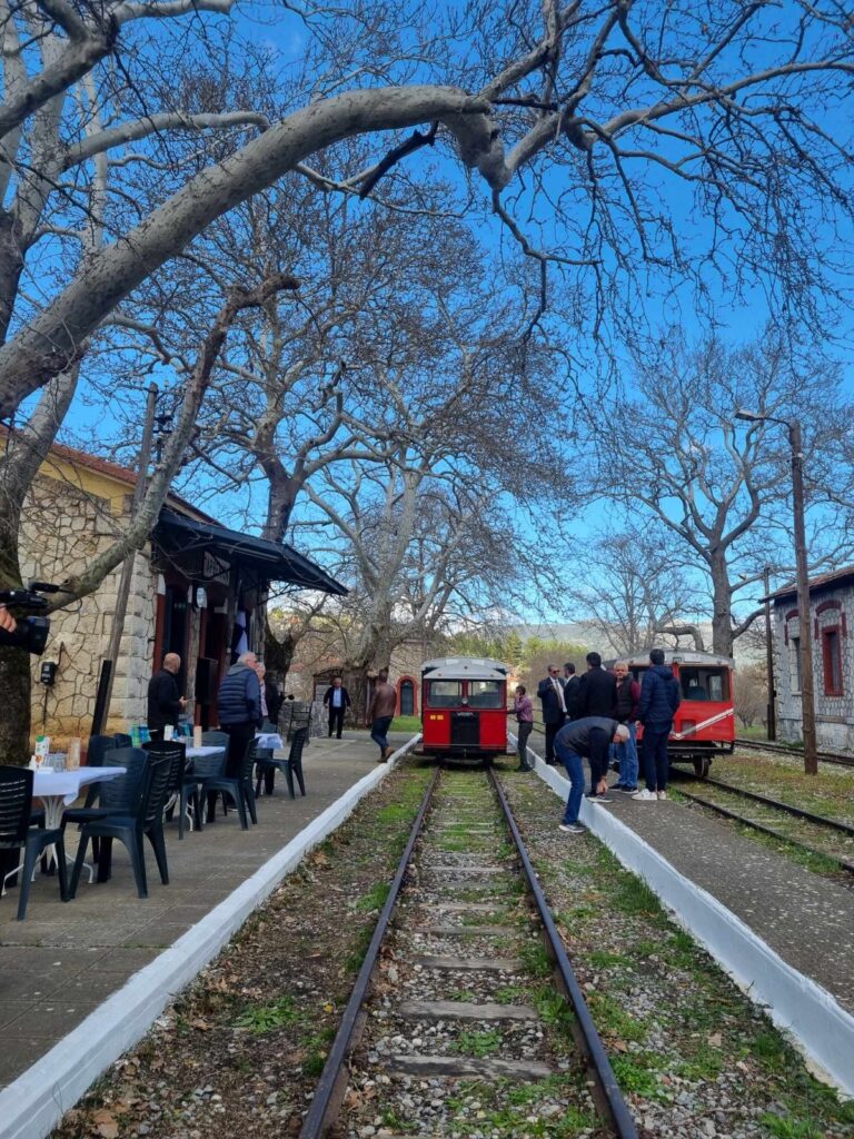 Ανακοινώσεις ΚΚΕ και Νέας Αριστεράς για την απόφαση της Hellenic train να βάλει το “λουκέτο” σε εκδοτήρια εισιτηρίων