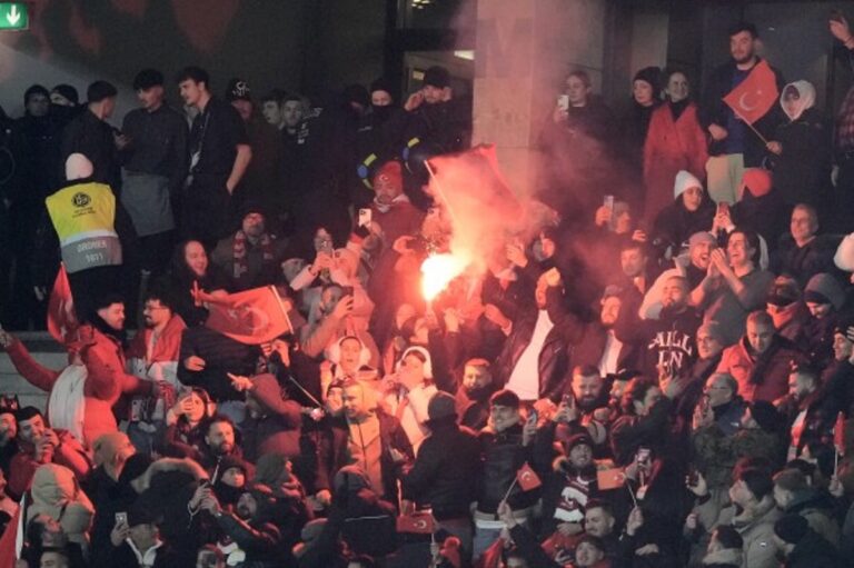 Τουρκία: Απίστευτες σκηνές βίας σε αγώνα μεταξύ της «Φενέρ» και της Τραμπζονσπόρ