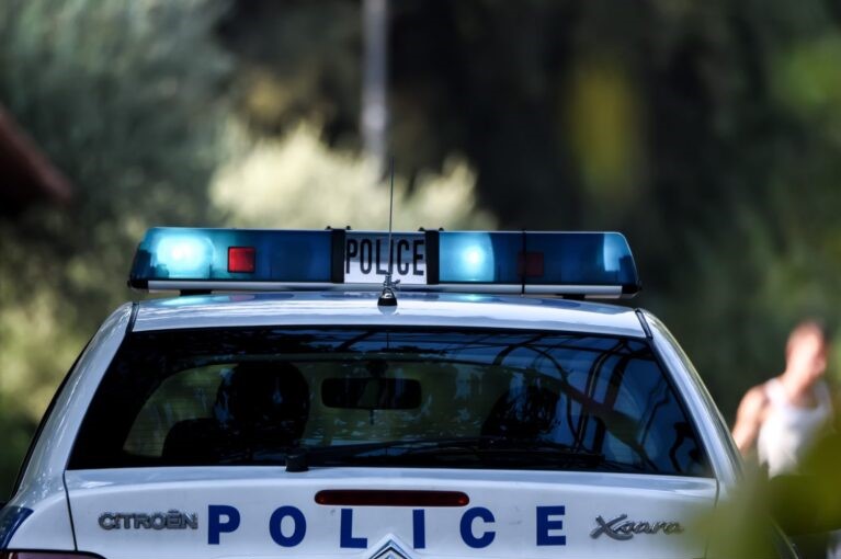 Θεσσαλονίκη: Έπεσε πάνω σε περιπολικό για να αποφύγει τον αστυνομικό έλεγχο – Υπό κράτηση 46χρονος οδηγός