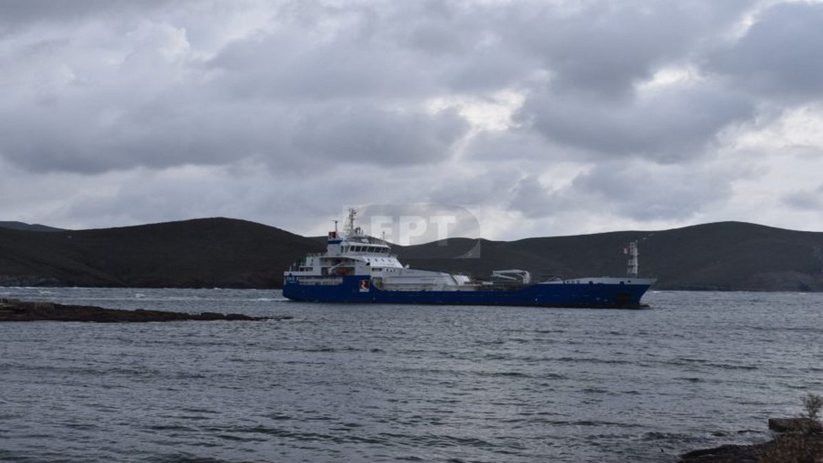 Προσάραξη φορτηγού πλοίου στην Ψέριμο – Σε εξέλιξη επιχείρηση διάσωσης