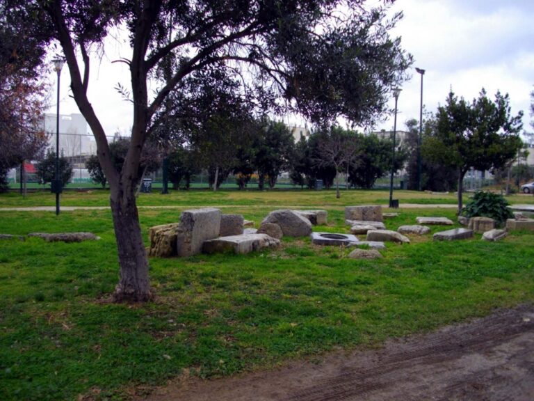 Εντοπίστηκε ο ακριβής χώρος ταφής του Πλάτωνα; Τι αναφέρει έρευνα του ιταλικού Ιδρύματος Ερευνών