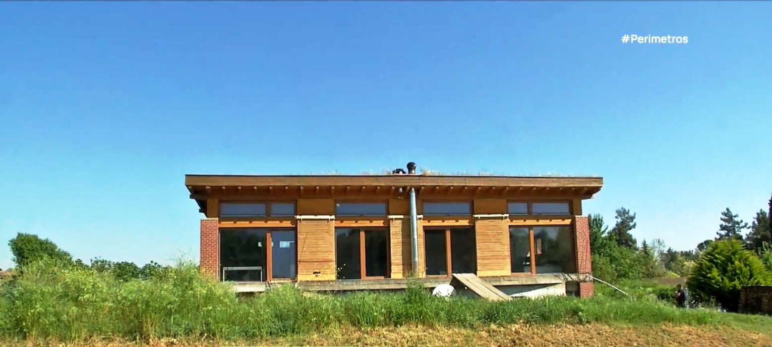 Οικολογικό σπίτι από ξύλο και πηλό