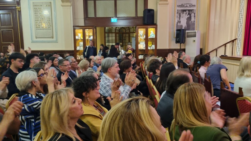 Κωνσταντινούπολη: Τέσσερις ημέρες συντροφιά με στίχους του Ρίτσου και τον Γιώργο Νταλάρα