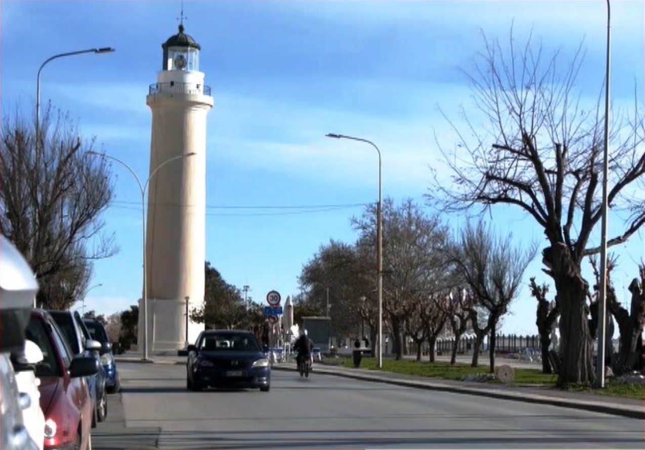 Βουλιάζει από τούρκους τουρίστες η Αλεξανδρούπολη