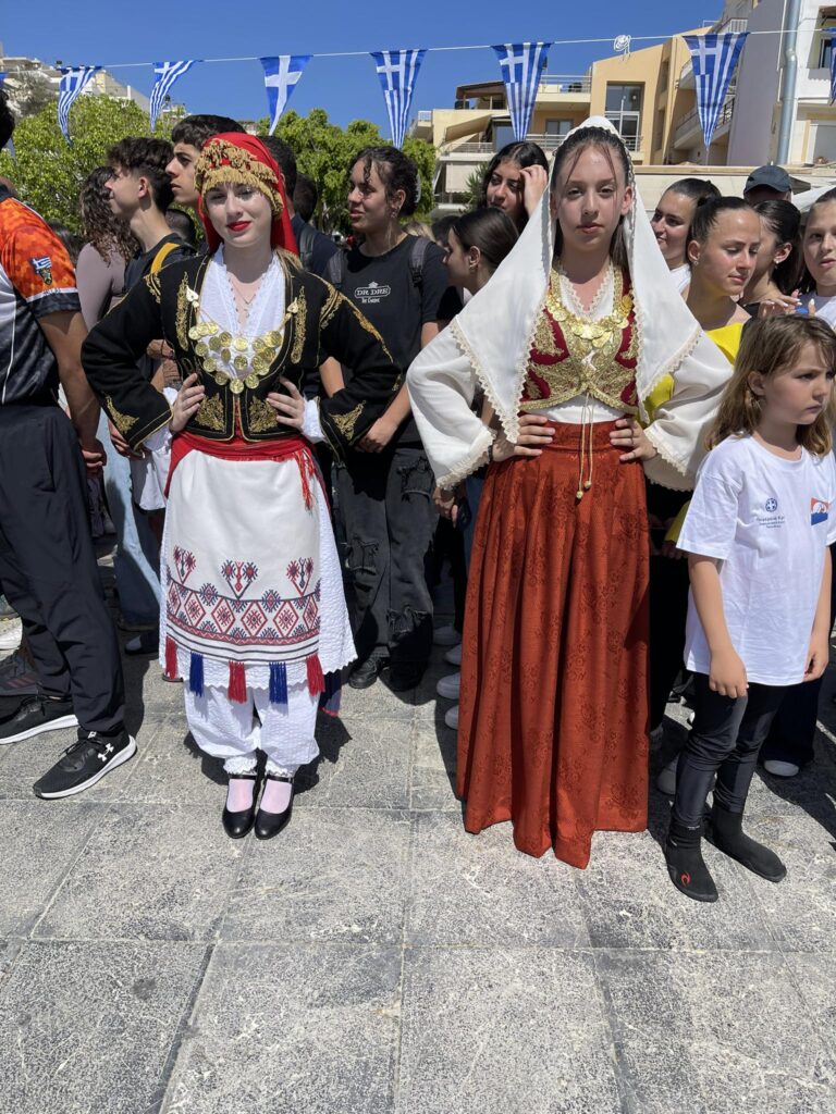 Κρήτη: Ο Άγιος Νικόλαος και η Κνωσός υποδέχτηκαν την Ολυμπιακή Φλόγα