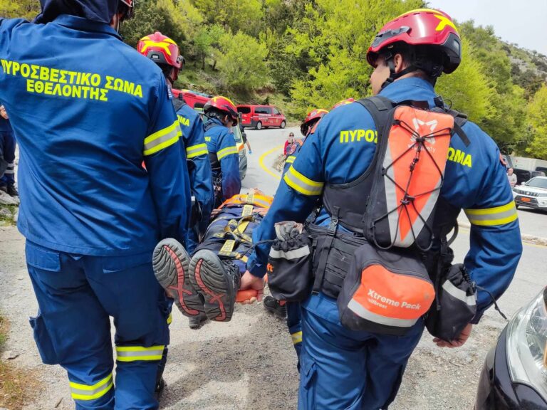 Άσκηση «Μίνωας»: Καρέ – καρέ η μεγάλη επιχείρηση απεγκλωβισμού και διάσωσης 26 ατόμων στο Φαράγγι της Σαμαριάς