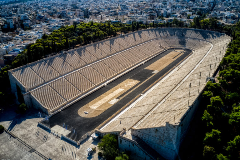 Ολυμπιακή Φλόγα: Όλα έτοιμα για την τελετή παράδοσης στο Καλλιμάρμαρο – Φ. Ευαγγελινός: Η Ελλάδα παραδίδει το φως στον κόσμο