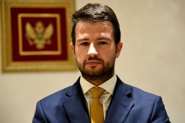 Live o χαιρετισμός στο Οικονομικό Φόρουμ από τον Πρόεδρο του Μαυροβουνίου