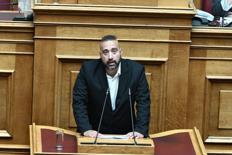 Ανεξαρτητοποιήθηκε ο βουλευτής Γιώργος Μανούσος από την Κ.Ο. των Σπαρτιατών
