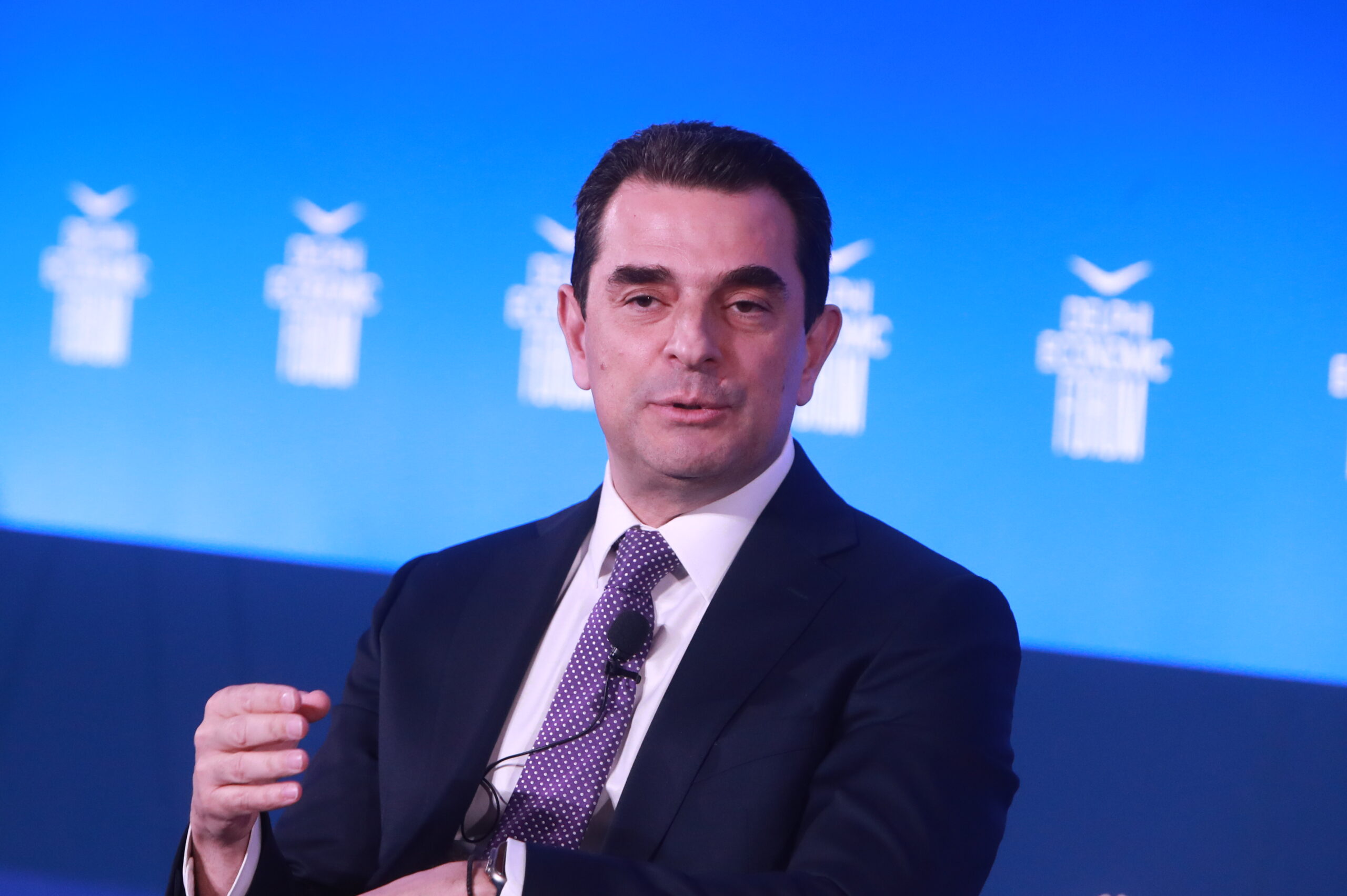 [368740] 9ο ΟΙΚΟΝΟΜΙΚΟ ΦΟΡΟΥΜ ΤΩΝ ΔΕΛΦΩΝ / 3η ΗΜΕΡΑ ΕΡΓΑΣΙΩΝ  // ΑΠΑΓΟΡΕΥΕΤΑΙ ΚΑΘΕ ΧΡΗΣΗ ΑΡΧΕΙΟΘΕΤΗΣΗ ΚΑΙ ΔΙΑΝΟΜΗ ΤΗΣ ΦΩΤΟΓΡΑΦΙΑΣ ΑΠΟ ΠΡΑΚΤΟΡΕΙΑ(ΒΑΣΙΛΗΣ ΜΑΡΟΥΚΑΣ/EUROKINISSI)