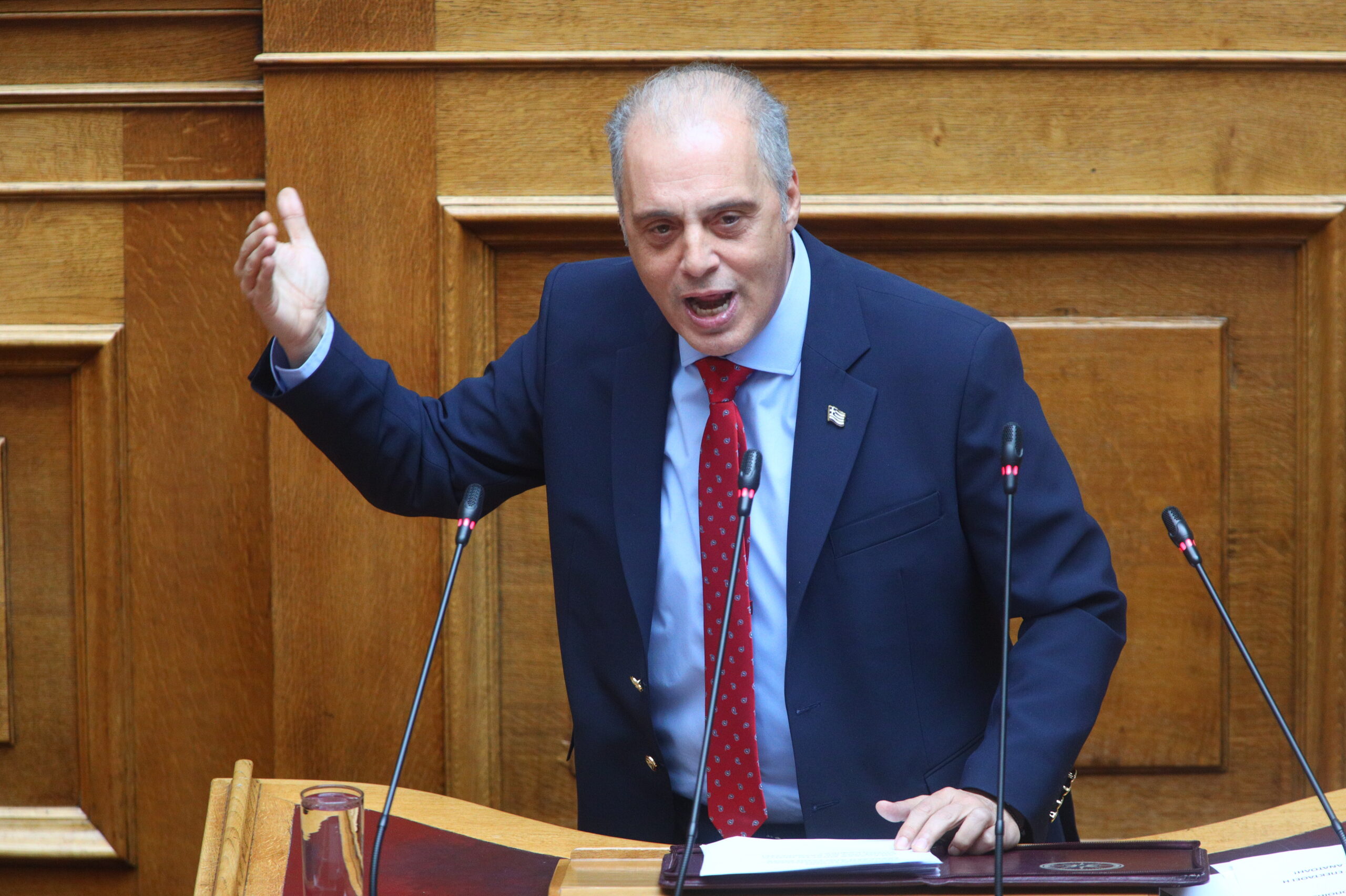 Κυρ. Βελόπουλος: Να απολογηθεί ο ίδιος ο πρωθυπουργός για το έγκλημα των Τεμπών