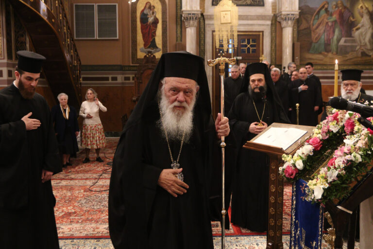 «Η εκκλησία δεν εκδικείται» – Καταδίκη Ιερώνυμου για τα περιστατικά βίας κατά πολιτικών – Δήλωση Μαρινάκη για «μεμονωμένα περιστατικά»