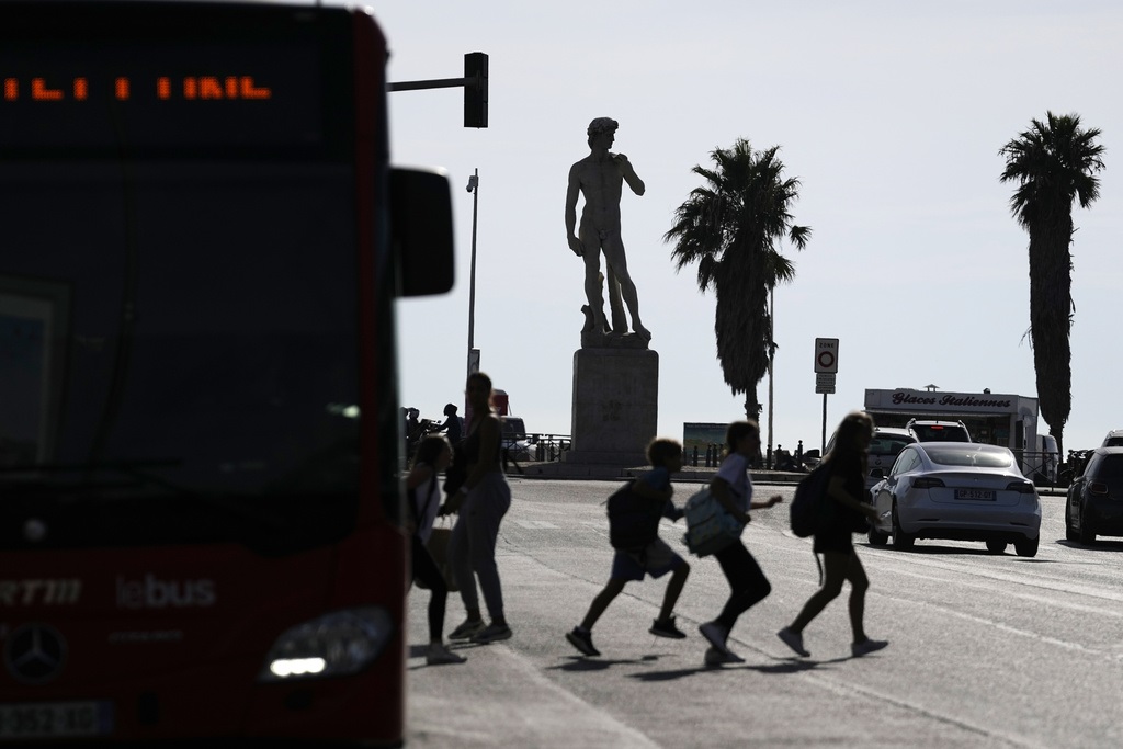 Γαλλία: Δήμαρχος καθιερώνει το μέτρο της απαγόρευσης της κυκλοφορίας για τους κάτω των 13 ετών