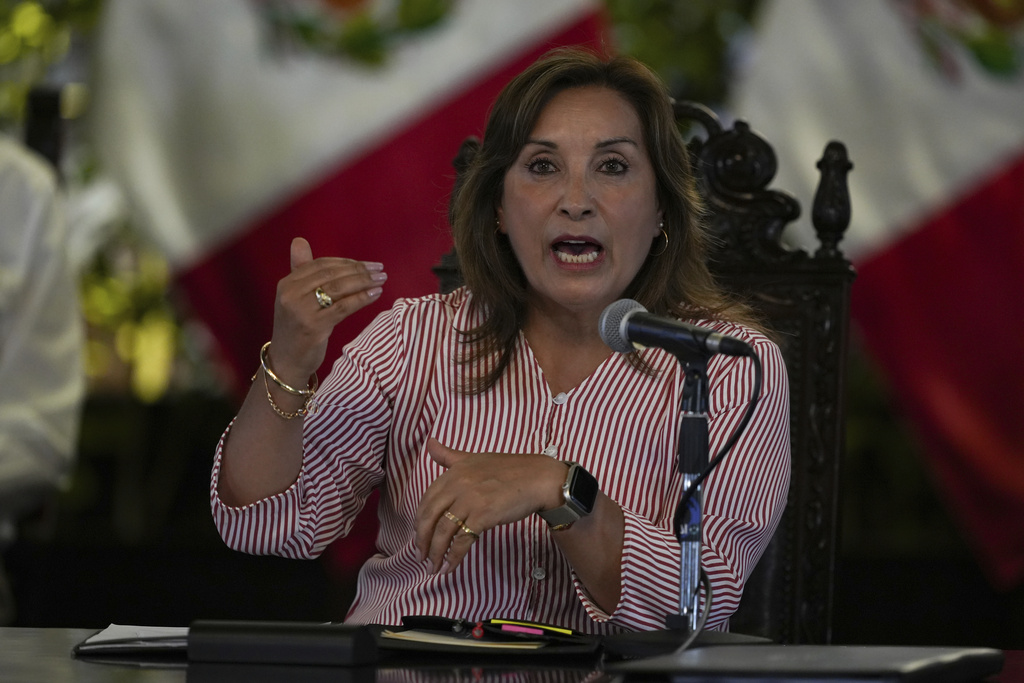 Σκάνδαλο Rolexgate: Η πρόεδρος του Περού Ντίνα Μπολουάρτε καταθέτει στις εισαγγελικές αρχές