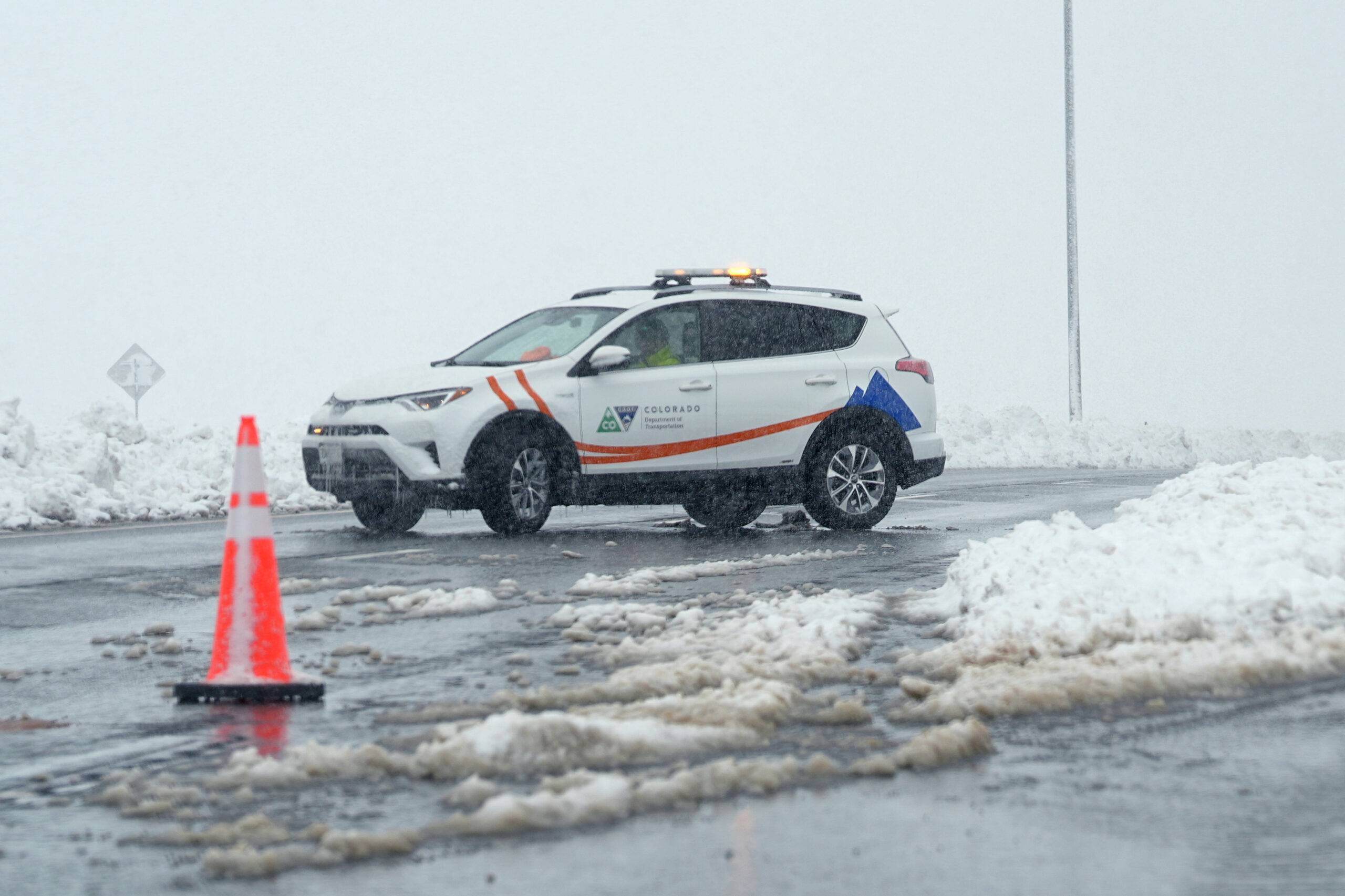 Sweden: Traffic chaos due to heavy snowfall – citizens trapped for more than 10 hours in their cars