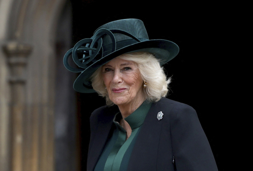 Ένδειξη στήριξης στον Κάρολο και την Κέιτ το πράσινο χρώμα στις εμφανίσεις της βασιλικής οικογένειας