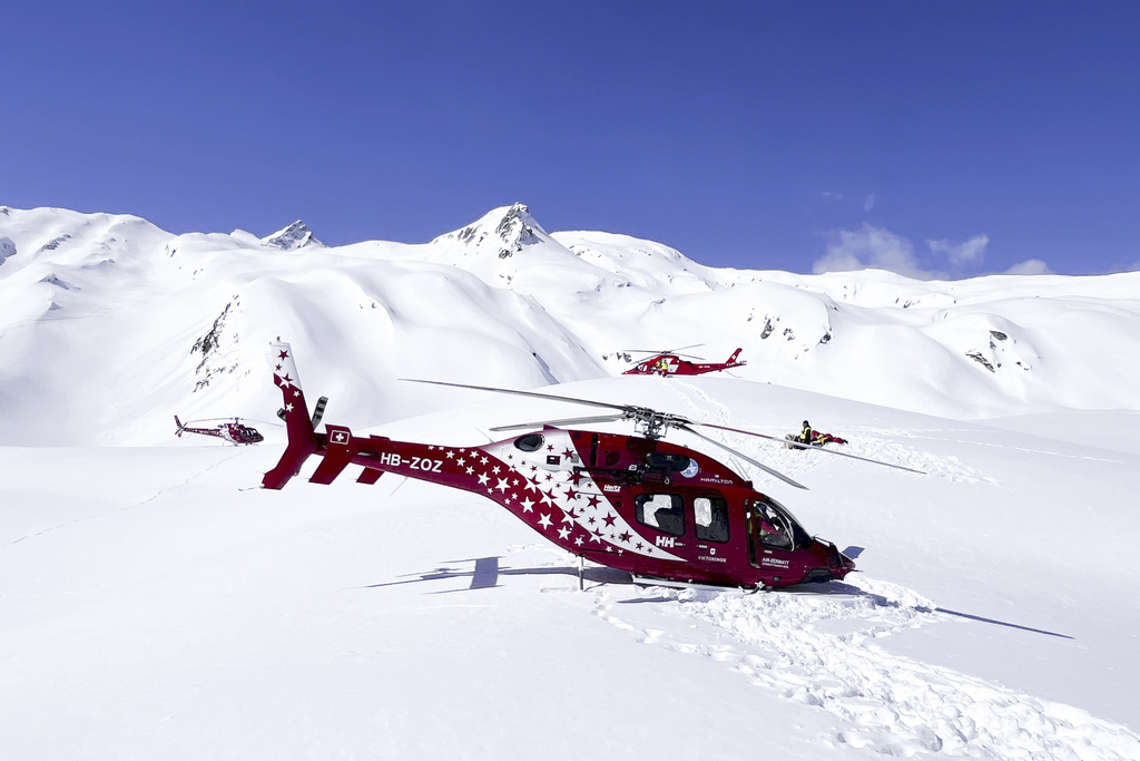 Ελβετία: Τρεις νεκροί και τρεις τραυματίες από συντριβή ελικοπτέρου σε κορυφή βουνού
