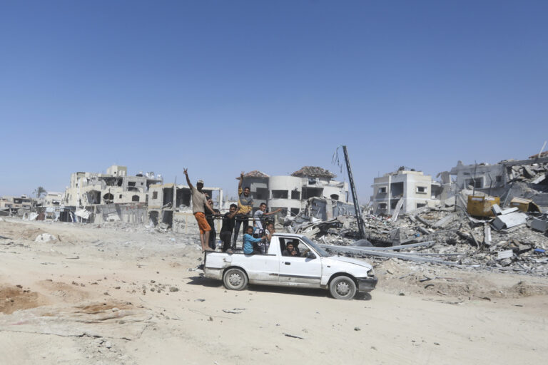 Γάζα: Το Ισραήλ έτοιμο για επιχειρήσεις στη Ράφα – Επιστρέφουν ξανά στην κατεστραμμένη Χαν Γιουνίς οι κάτοικοι