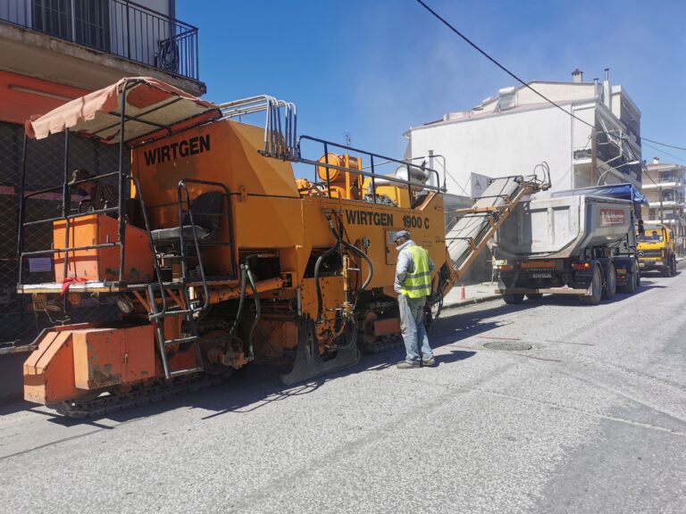 Από την οδό Καρδίτσης ξεκίνησε η ασφαλτόστρωση στα Τρίκαλα