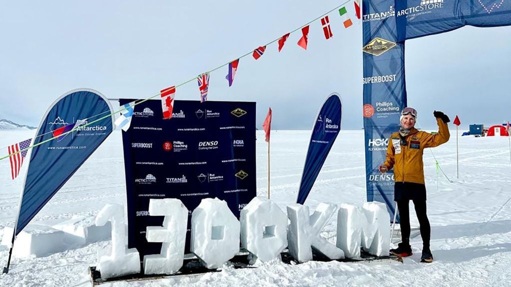 Νέο ρεκόρ αγώνα αντοχής 871 μιλίων στην Ανταρκτική από Αυστραλέζα δρομέα – «Ήταν σαν να έτρεχα μέσα σε παγωμένο σύννεφο στους -20 C»