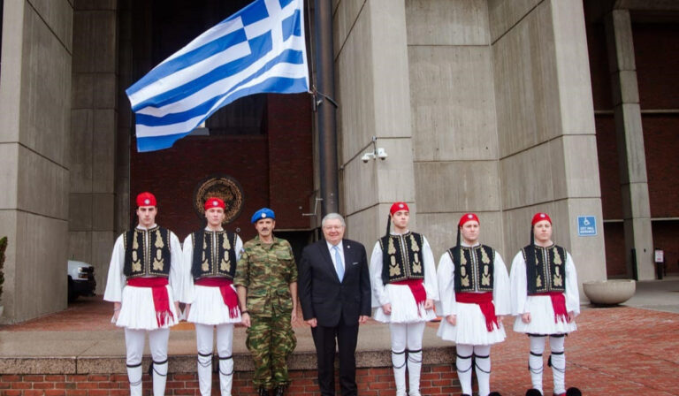 Παρέλαση του Ελληνισμού της Νέας Αγγλίας στη Βοστώνη με Μέγα Τελετάρχη τον Γ.Γ. Απόδημου Ελληνισμού, Γ. Χρυσουλάκη